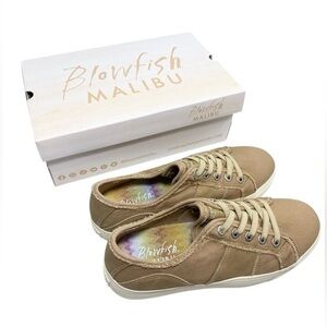 Blowfish Malibu Womens Super Smile Trendy Canvas Sneaker Khaki 8.5 Wide NIB